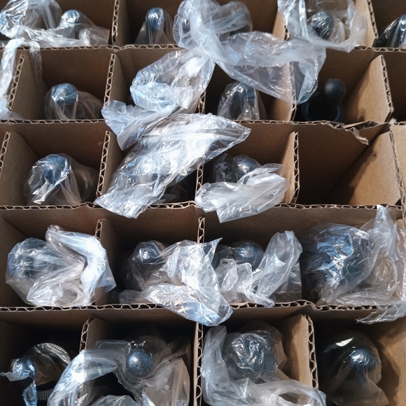 Bottle with drop lid - Picture 4 of 4